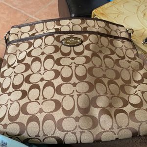 Beautiful coach Large Crossbody